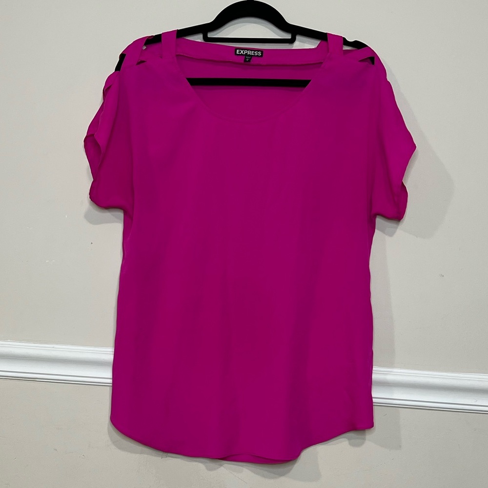 Magenta express T-shirt with geometric cloud sleeves
